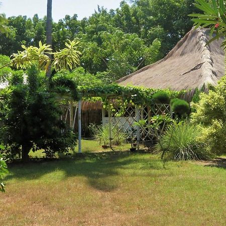 Breathe Villa Meno Gili Meno Exterior photo
